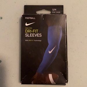 NEVER WORN nike dri-fit football sleeves